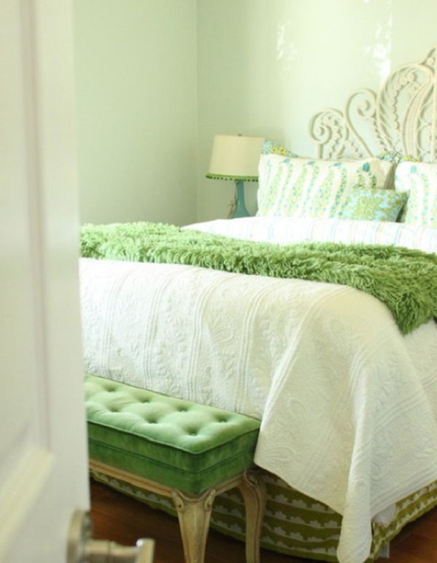اتاق خواب با رو تختی رنگ سبز 